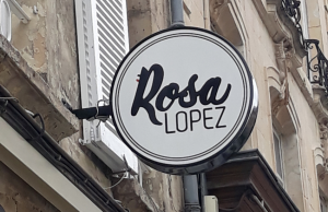 Image d'une enseigne drapeau