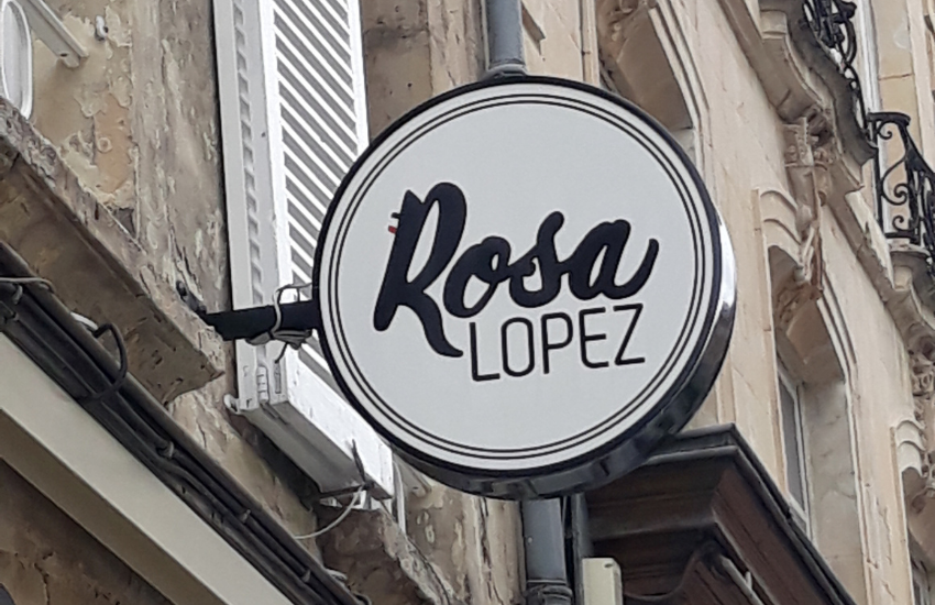 Image d'une enseigne drapeau