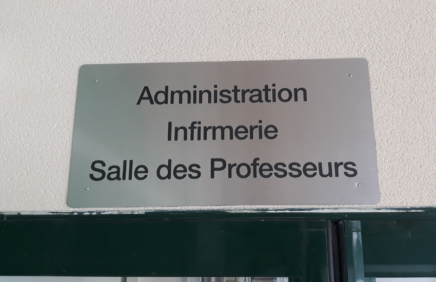 Image d'une plaque signalétique