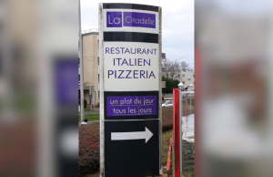 Image d'un totem publicitaire